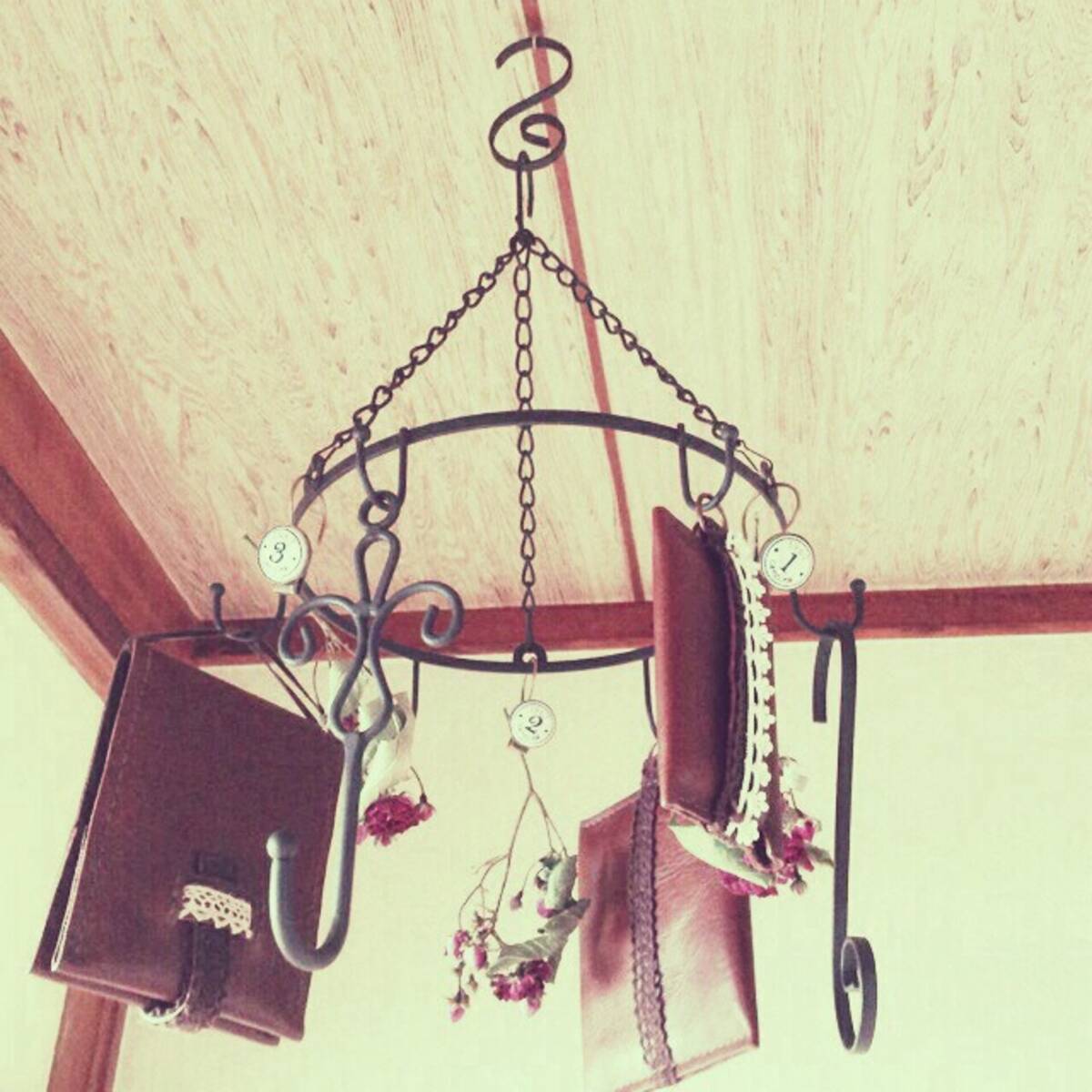 こんなに使える セリアのアイアンサークルフックの魅力 ローリエプレス