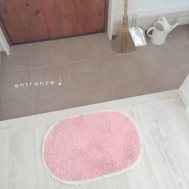 最高のコスパ 100均の敷物でフロアをグレードアップ ローリエプレス