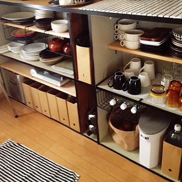 見せるも隠すも総まとめ 妥協しない食器収納術が凄い ローリエプレス