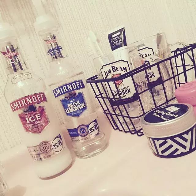 目指せ大人インテリア お酒の空き瓶のかっこいい使い方 ローリエプレス