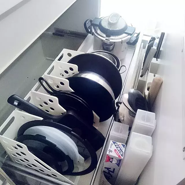 キッチンのタイプ別に使える フライパン収納のアイデア ローリエプレス