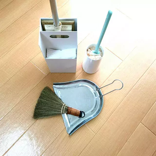 ちょっと便利がうれしい ワイパーとコロコロの収納術 ローリエプレス