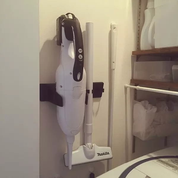 スマートにしまって楽に使える みんなの掃除機収納法 ローリエプレス