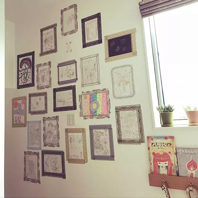 写真や絵 服も残したい 子どもの思い出を飾るアイデア ローリエプレス 写真や絵 服も残したい 子どもの思い出を飾るアイデア ローリエプレス