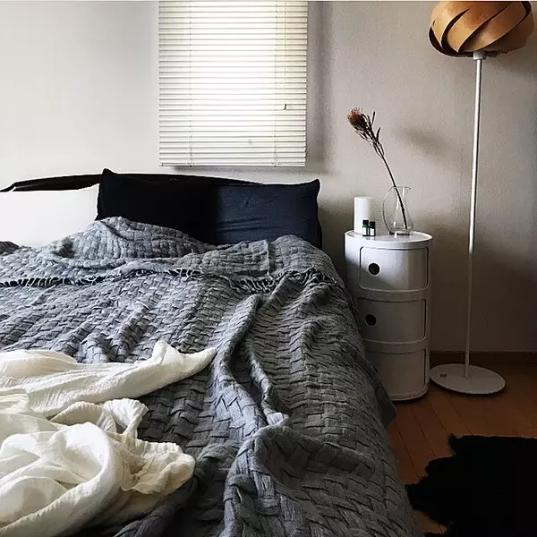 心地よいくつろぎ空間に 無印 ニトリで作るベッドルーム ローリエプレス