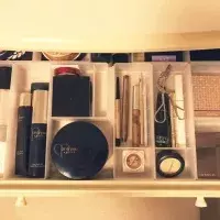 整えれば心にゆとりが生まれる ドレッサーまわりの整理術 ローリエプレス 整えれば心にゆとりが生まれる ドレッサーまわりの整理術 ローリエプレス