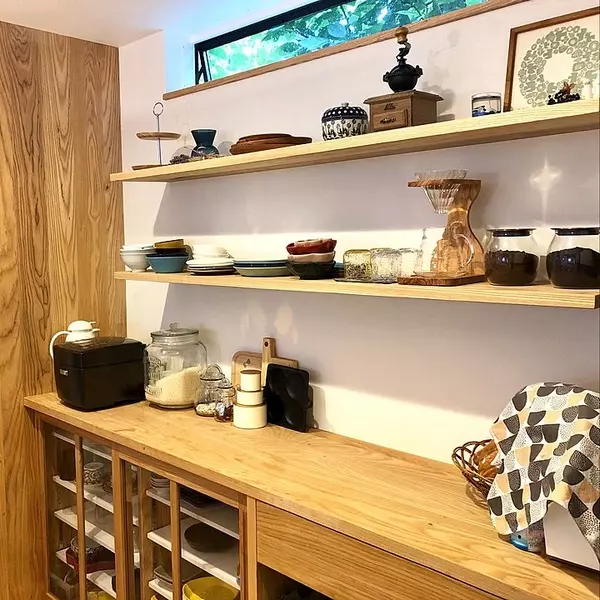 造作収納で快適をデザインした シンプルなカフェ風空間 By Mu さん ローリエプレス