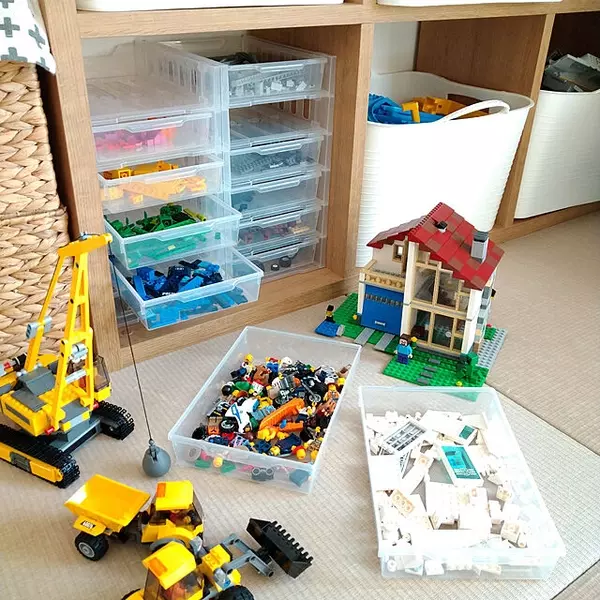 細かいパーツも完成品も レゴをお部屋の中で収納する方法 ローリエプレス