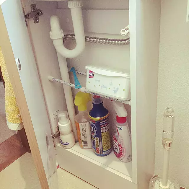 狭い空間だからこそ本領発揮 トイレで大活躍するつっぱり棒アレンジ ローリエプレス