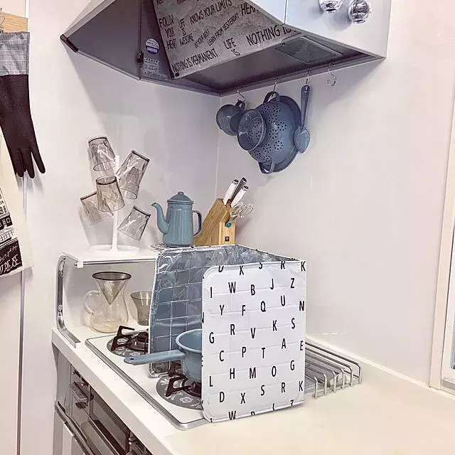 絶対に見逃せない 100均で手に入るアルファベットアイテム ローリエプレス