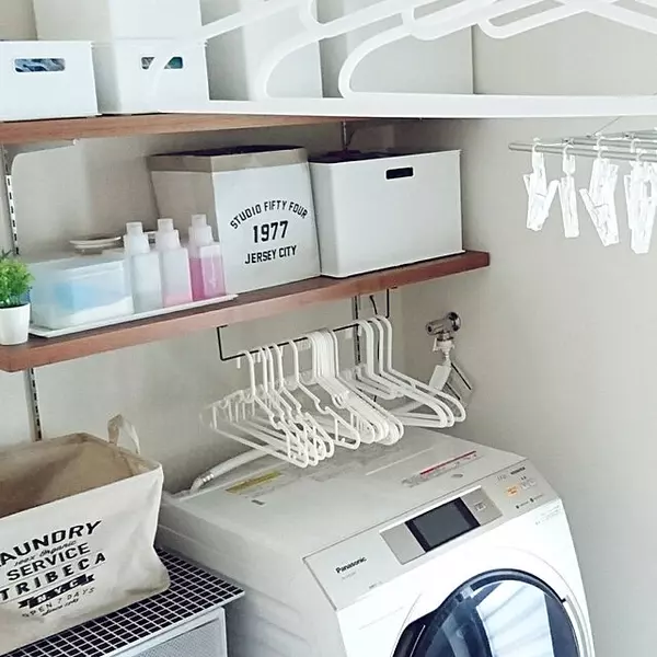 スペースを上手に活かして 洗濯機まわりの収納で使える100均アイテム ローリエプレス