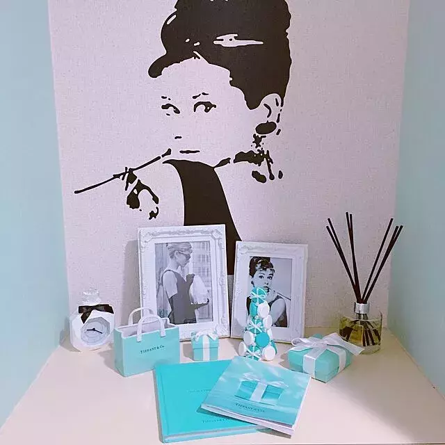 澄みきった世界に引きこまれる 爽やかブルーのインテリア ローリエプレス 澄みきった世界に引きこまれる 爽やかブルーのインテリア ローリエプレス