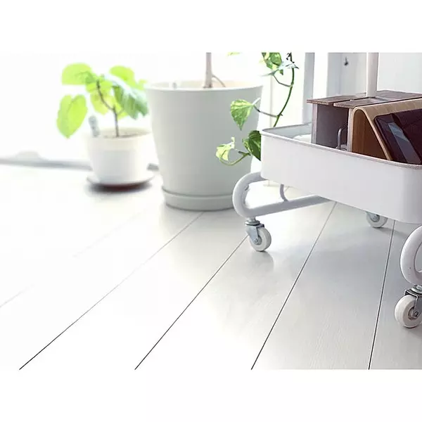 床を磨いてお部屋をトーンアップ 気持ちよく続けられる床掃除のコツ ローリエプレス