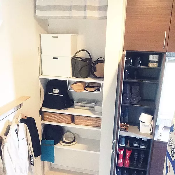 定位置を決めて床置きを防ぐ ふだん使いのバッグ置き場はココ ローリエプレス