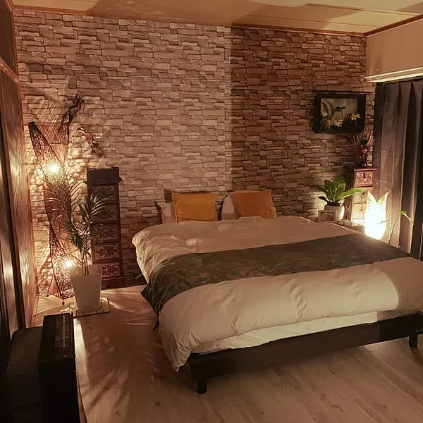 リゾート気分でリラックス アジアンテイストの寝室10選 ローリエプレス