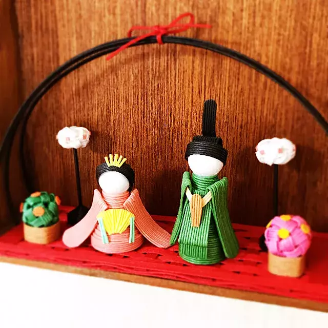 ミニチュアから収納グッズまで エコクラフトを使ったハイセンスな作品集 ローリエプレス