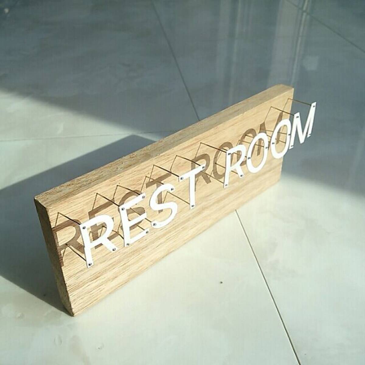 いつものドアが変わる さまざまな材料で作るドアプレートdiy ローリエプレス