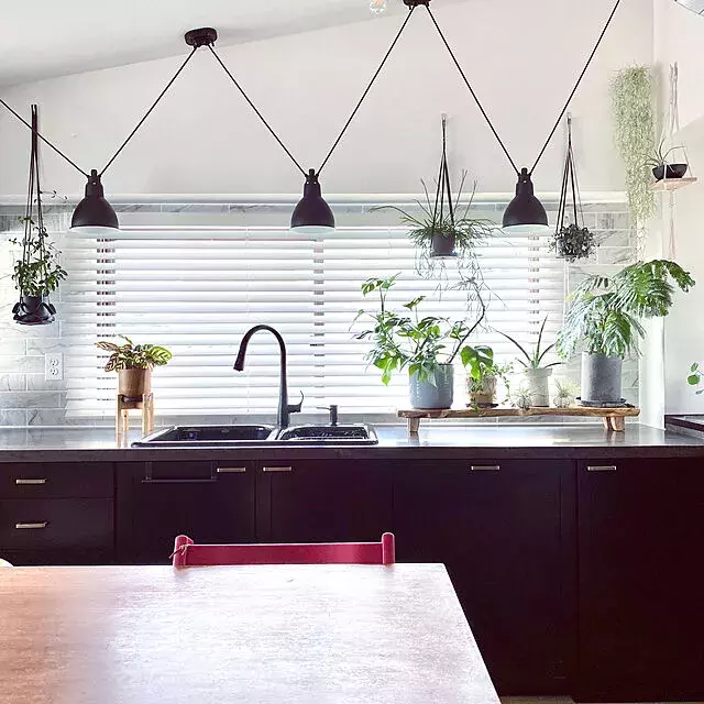 穏やかな透明感が心地よい 黒と白で魅せるキッチン By Kinoさん ローリエプレス