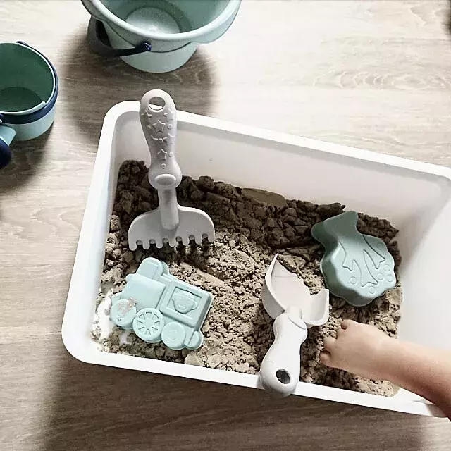 公園よりもおうちがいい 安全で清潔に遊べるおうち砂場の作り方 ローリエプレス