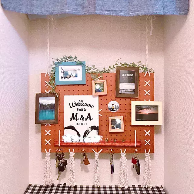 収納にもディスプレイにも大活躍 パンチングボードを使ったインテリア ローリエプレス