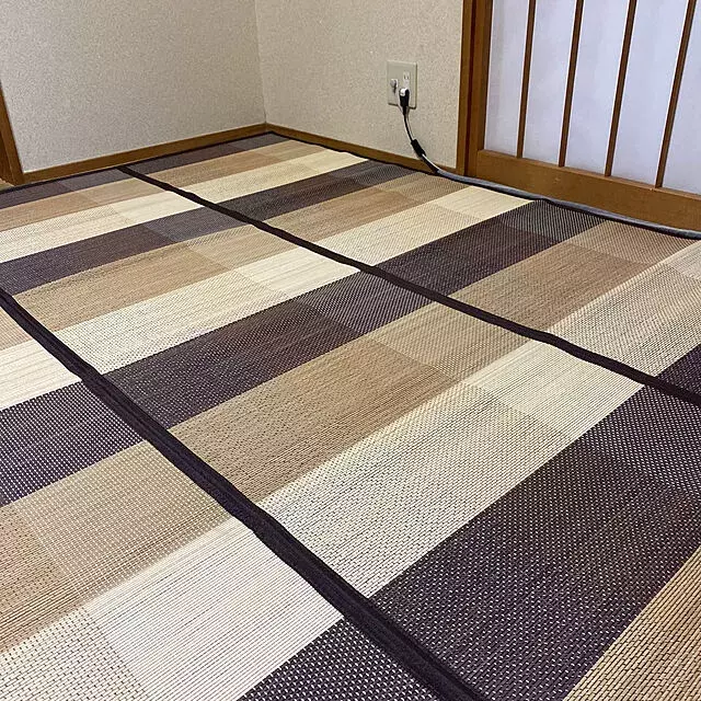 敷くだけでお部屋の印象チェンジ しまむらのラグ特集 ローリエプレス