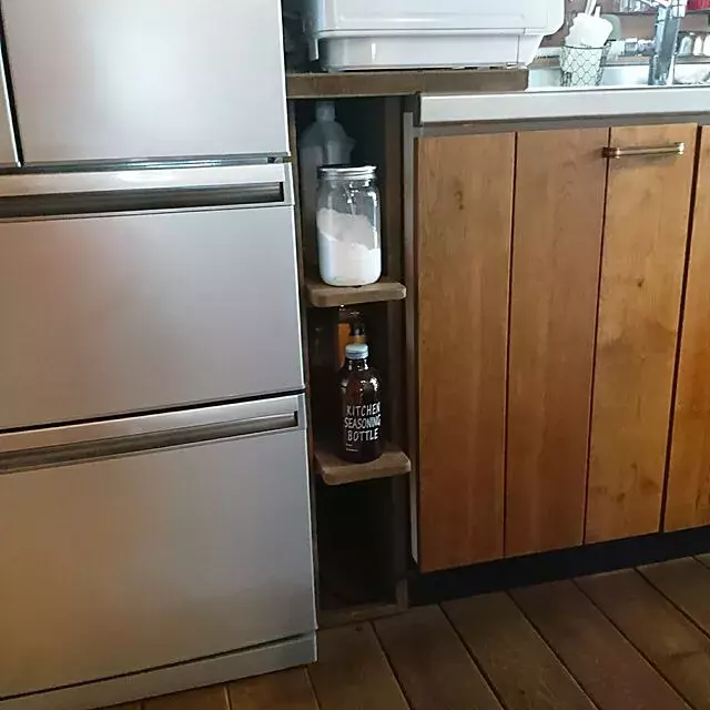 デッドスペースはつくらない 冷蔵庫横や隙間を活用したdiyアイデア ローリエプレス