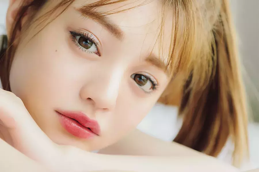 韓国ガールは白肌 平行眉 キラつやアイメイクが絶対条件 ローリエプレス