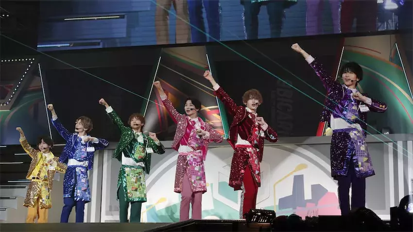 9bic初のアリーナ２daysレポート サイン入り色紙プレゼントつき ローリエプレス