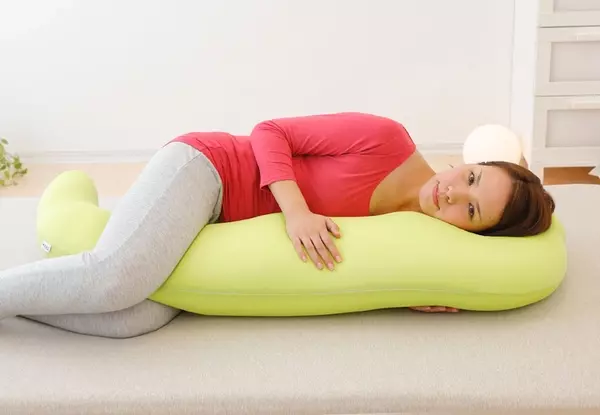 落ち着く 身体に良いことだらけな 横向き寝 ができる抱き枕が新発売 ローリエプレス