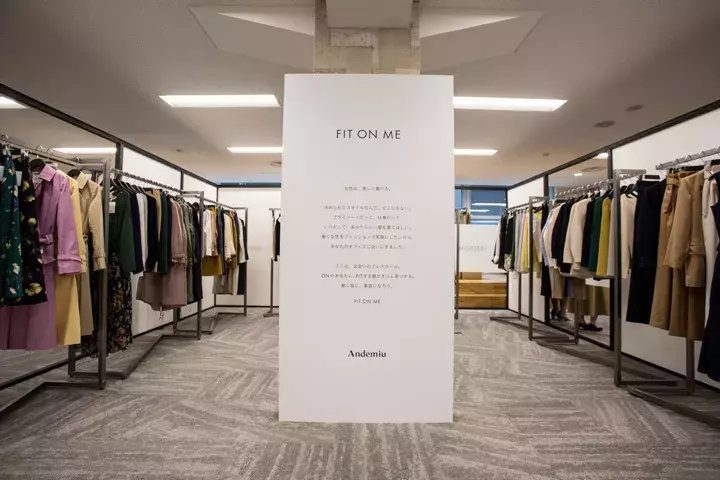 ファッションブランドがオフィスに来る時代 話題の 出張クローゼット って何 ローリエプレス ファッションブランドがオフィスに来る時代 話題の 出張クローゼット って何 ローリエプレス