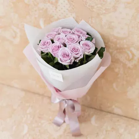 白いバラは相思相愛 バラの花言葉 色によって違うって知ってた ローリエプレス 白いバラは相思相愛 バラの花言葉 色によって違うって知ってた ローリエプレス