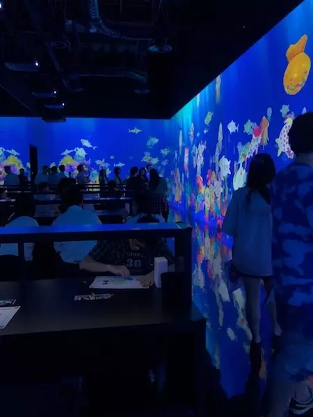 これが未来だ とにかく美しい 大人のための遊園地 Teamlab Borderless へ行ってきた ローリエプレス