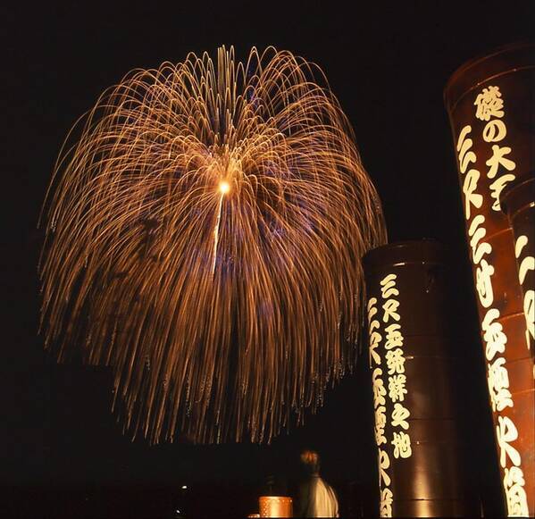 ハナビスト太鼓判はどこ 1000大会を経験した花火写真家がオススメする一生に一度は行くべき 花火大会 厳選5 ローリエプレス