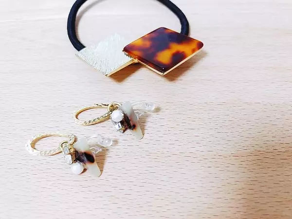 3coins これ全部300円 Olが本気で愛用するスリーコインズの秋冬ヘアアクセ4選 ローリエプレス