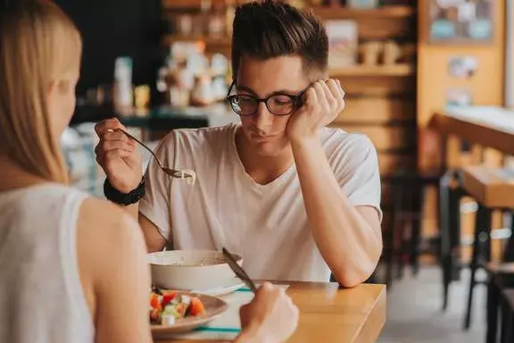 彼女のせいじゃないのに男性が急に結婚したくなくなった理由とは ローリエプレス