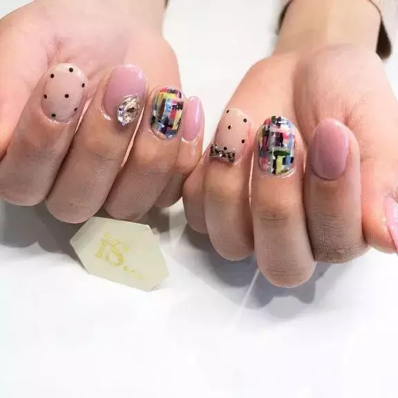 ジェルネイルを長持ちさせる デザイン選び のコツを伝授 ローリエプレス ジェルネイルを長持ちさせる デザイン選び のコツを伝授 ローリエプレス