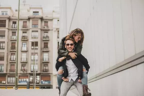 相性のいいカップルの顔は似てるってホント 仲良しカップルの顔調査 ローリエプレス 相性のいいカップルの顔は似てるってホント 仲良しカップルの顔調査 ローリエプレス