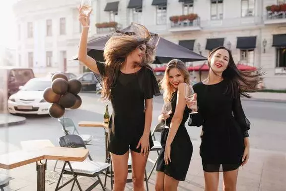 男子がいう おもしろい子 ってどんな子 男性が彼女に おもしろい子 を選ぶ理由 ローリエプレス