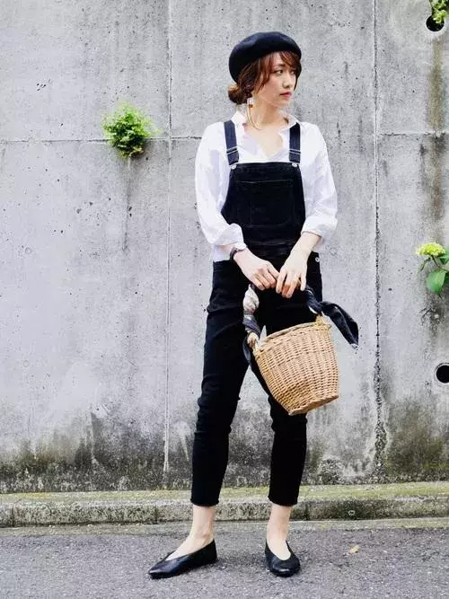 バッグにスカーフを巻くときの結び方とおしゃれアレンジテク5つ ローリエプレス