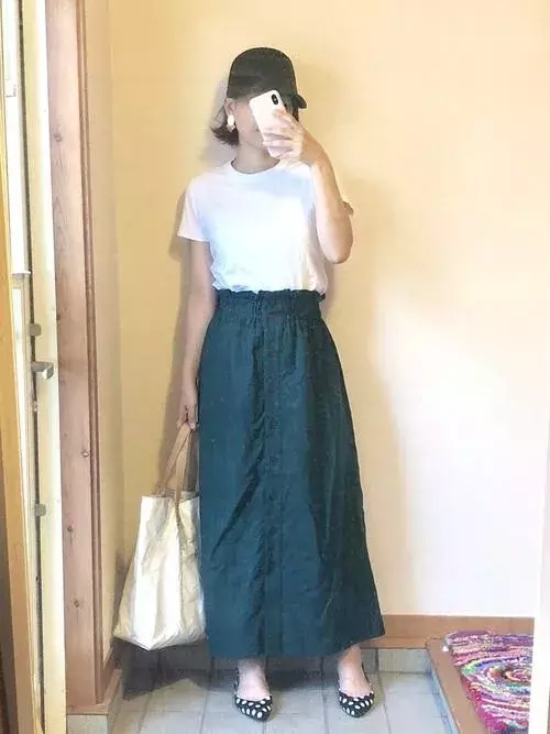 ロングスカートを おばさん見せ させない 代のロンスカ モテ着こなし テクニック4つ ローリエプレス ロングスカートを おばさん見せ させない 代のロンスカ モテ着こなし テクニック4つ ローリエプレス