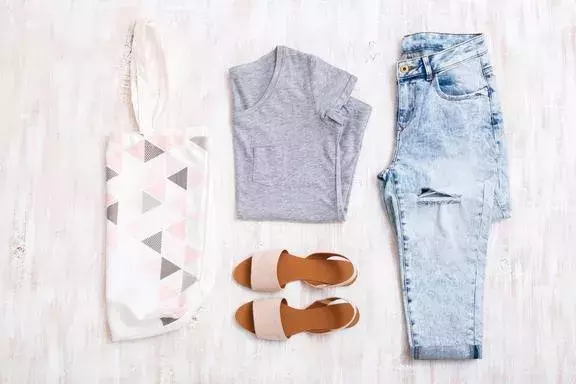 夏の大反省会 デートでプールでテーマパークで ファッション赤っ恥体験告白 ローリエプレス