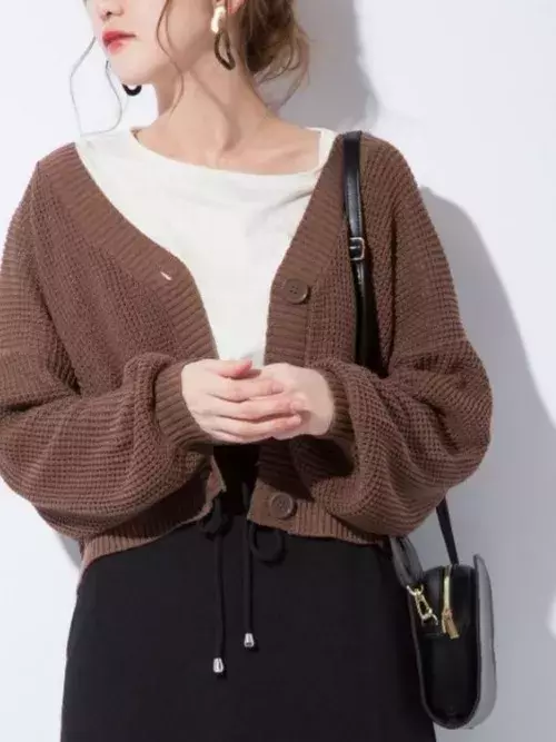 年下彼氏が彼女に来てほしい秋のデート服3選♡ 年上彼氏と同じ？ 違う？ - ローリエプレス