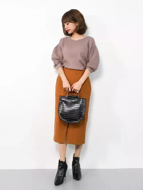 年下彼氏が彼女に来てほしい秋のデート服3選♡ 年上彼氏と同じ？ 違う？ - ローリエプレス