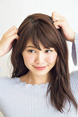 簡単サイド寄せヘアアレンジの方法 大人っぽさを意識して ローリエプレス