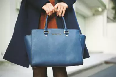 女子大生になる準備 みんなが使っている通学バッグの定番ブランドって ローリエプレス 女子大生になる準備 みんなが使っている通学バッグの定番ブランドって ローリエプレス