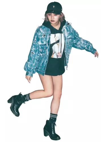 Hibikiのガチ私服 万能な黒がやっぱツボ 辛口ストリート 服をとことん着回す ローリエプレス