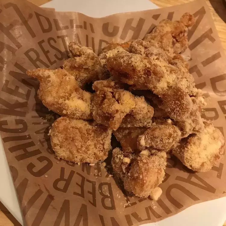 Youtube見てたら カリッカリの韓国チキン食べたくなった 新大久保のカンホドンチキン編 ローリエプレス