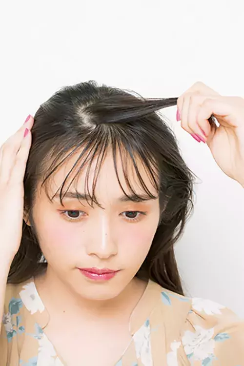 暗髪でも重く見せない 三つ編みおさげの簡単ヘアアレンジ ローリエプレス