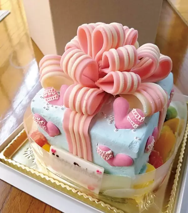 綺麗なバースデーケーキ 可愛い 最高の動物画像