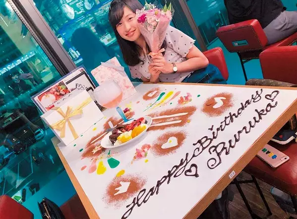 インスタ映えする誕生日サプライズ 豪華すぎるテーブルアートのお店6選 ローリエプレス